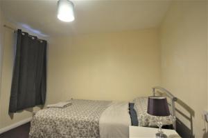 London Zone 2 Lovely 4 bedroom Apartment - 3 Trowbridge Road