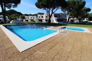 Vilamouratenis Blue by SAPvillas