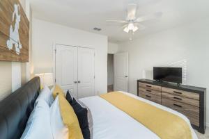 Four-Bedroom House room in Solterra Resort by Global Resort Homes