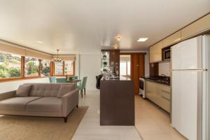 400 metros, Rua Coberta - Centro - Solar da encosta