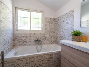 Villas Beautiful villa with private heated pool : photos des chambres