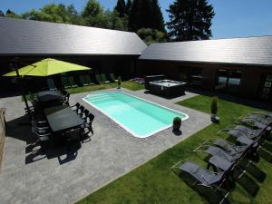Villa with heated outdoor pool and sauna