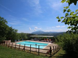 Large Farmhouse in Apecchio with Swimming Pool