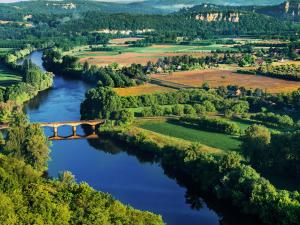 Maisons de vacances Authentic holiday home in Puy L ev que with private pool : photos des chambres