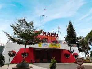 Kapal Garden Hotel Malang - 谏义里