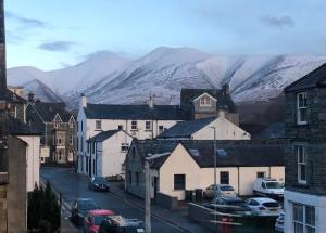 Carlton 2 a large modern Keswick appt with parking