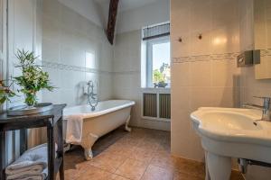 Hotels Le Pavillon des Lys - Hotel Particulier : Chambre Comfort Double