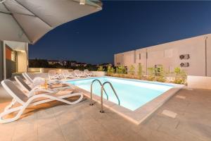 Sanda luxury apartment with pool