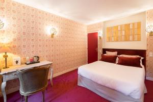 Hotels Logis - Hotel & Restaurant du Tribunal : photos des chambres