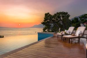Luxury Seafront Villa Brela Pride with private heated pool at the beach in Brela - Baska Voda