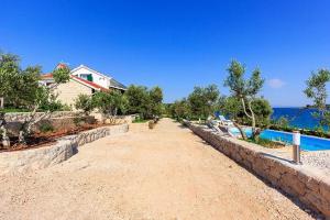 Luxury Beachfront Villa Dalmatino Trogir with private pool right at the beach in Okrug Gornji - Ciovo