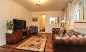 Charming Victoria Conversion Flat in Brentwood with a Garden & Free Parking - Stanford Rivers