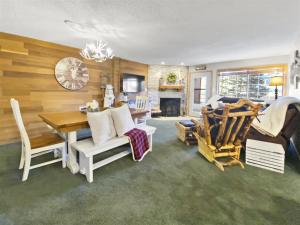 Two-Bedroom Condo room in Giant Steps 13 Ski in ski out