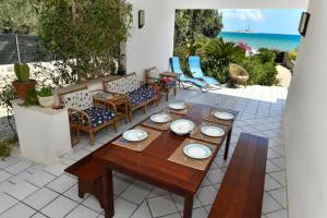 Seafront Villa "Mare in casa"