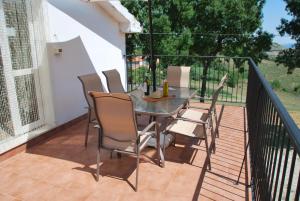 Casa Con Vista Holiday Rentals, Wisteria