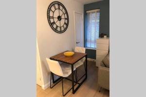 Alison15 - Superior Clifton Studio Apartment