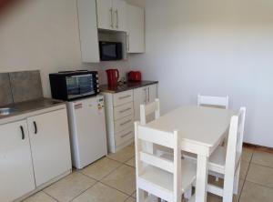 Spacious 1bed + braai 13km to Paternoster beach