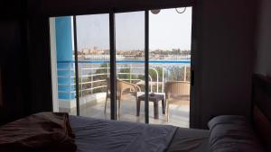 Hofni Palace Nile Niew