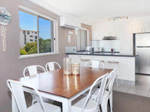 3 bedroom unit with views of Marina, close to beach