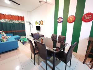 The Woodz Homestay - 2 Storey Landed House