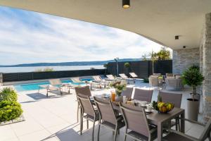 Luxury Beachfront Villa Sea Queen - Kastela