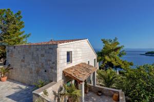 Luxury Beachfront Villa Brac Bliss with private pool at the beach on Brac island - Sumartin