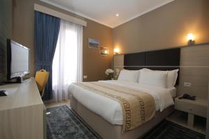 Capital Tirana Hotel Bruçi