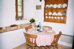 Maisons de vacances Beautiful 3-Bed Cottage in Passais-Villages : photos des chambres