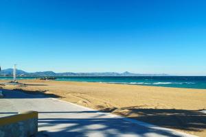 Fantastic first beach line attic apartment sleep7