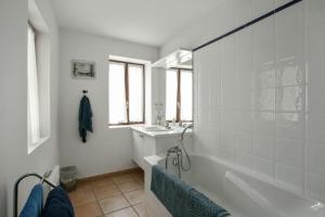 Maisons de vacances Marseillan 18th Century 2-Bed House Sleeps 6 : photos des chambres