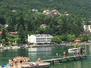 Appartements Pieds dans l'eau au lac du Bourget : photos des chambres