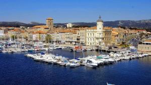 Maisons de vacances Maison d'une chambre avec vue sur la ville et jardin clos a La Ciotat a 2 km de la plage : photos des chambres