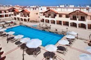 Comfortable Apartment in Larnaca with Shared Pool - Anaphotia