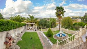Majestic Manor in Valença with private pool