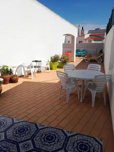 3 bedrooms villa with private pool enclosed garden and wifi at Albufeira 1 km away from the beach
