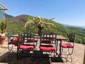 Cosy House in Gattaia with Shared Pool