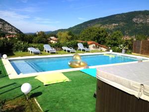 Villas Villa de 4 chambres avec vue sur la ville piscine privee et jacuzzi a Foix : photos des chambres