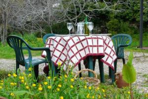 Cozy house in Villamiel with mountain view