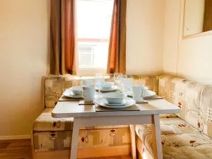 Beautiful 3-Bedroom Caravan at Mersea Island - Steeple