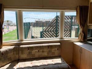 3 Bed Caravan-Sleeps 6-Pet Friendly-Near the Beach