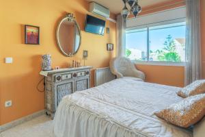 Modern villa with pool in Torredembarra - Sea view