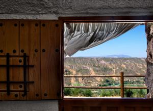 Charming rental with shared pool in Gorafe