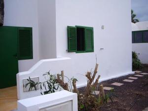 2 bedrooms appartement with sea view shared pool and enclosed garden at Montana Roja