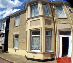 Glen Villa 3 Sleeps 4 with Balcony