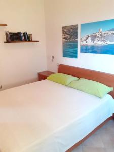 Elegant villa in Magomadas with sea view