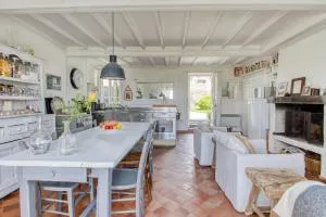 Maison charmante à Regnéville-sur-Mer avec jardin et vue mer. - Montchaton