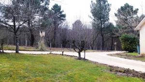 Maisons de vacances Maison de 2 chambres avec jardin amenage et wifi a Marcillac Saint Quentin : photos des chambres