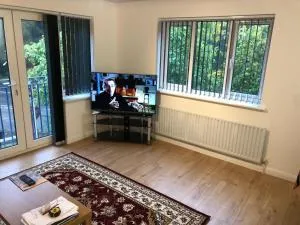 Oaklawn serviced apartments - Ottershaw