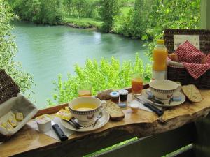 Campings Camping belle riviere : photos des chambres