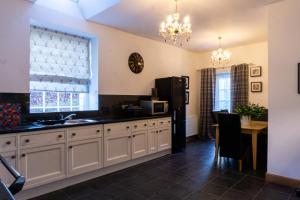 Newton Manor House - Luxury Retreat Sleeps 13